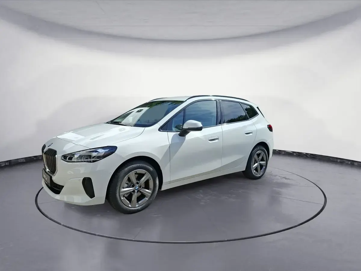 Neu BMW 218 Active Tourer 136 PS (100 kW) 2026 Weiß Van / Kleinbus
