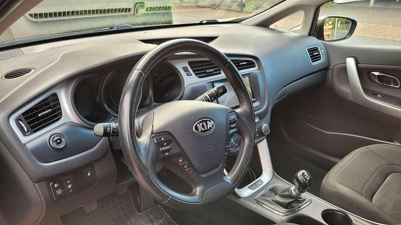 Gebraucht Kia Ceed 99 PS (72 kW) 2012 Kleinwagen