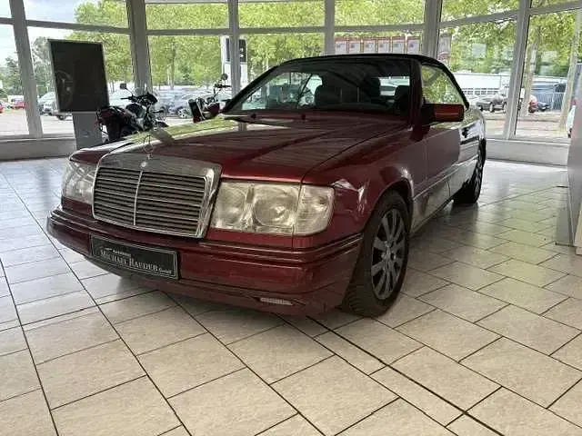 Gebraucht Mercedes 300 220 PS (161 kW) 1992 Almandinrot  metallic Cabrio