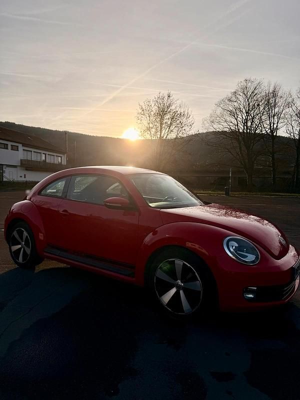 Second-hand VW Beetle 160 CP (117 kW) 2012 Roșu Hatchback