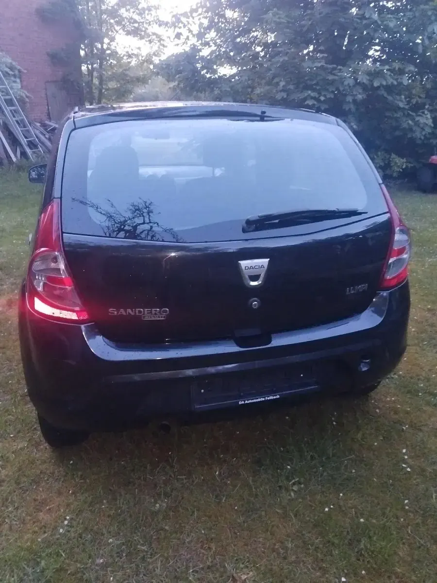 Używany Dacia Sandero 75 KM (55 kW) 2009 Czarny Hatchback