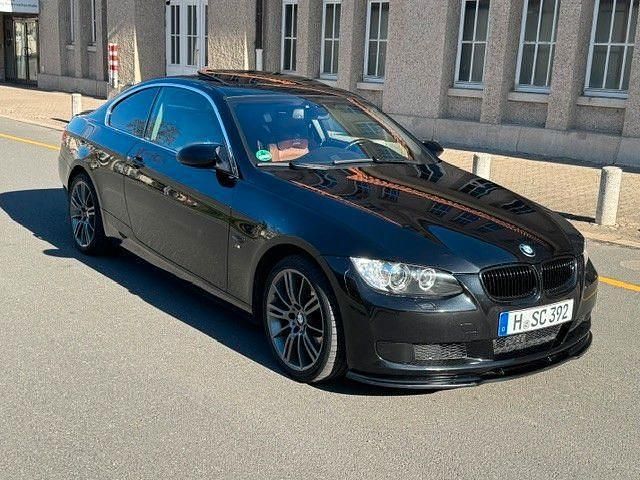 Schwarz Gebraucht 2007 BMW 325 Sport Line Coupé | 7.990 € (Etwas zu teuer) - Bild 1/4