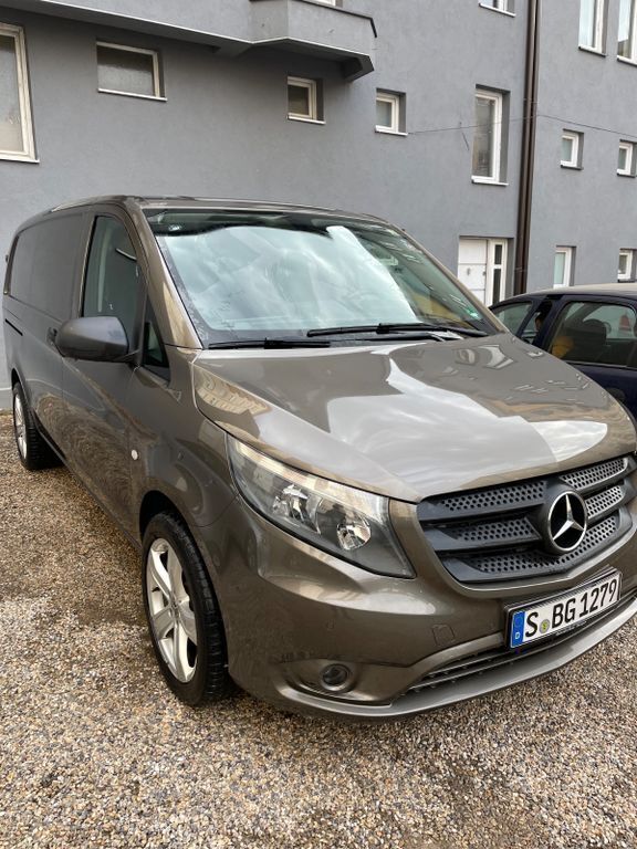 Beige Gebraucht 2015 Mercedes Vito Van / Kleinbus | 19.600 € - Bild 1/4
