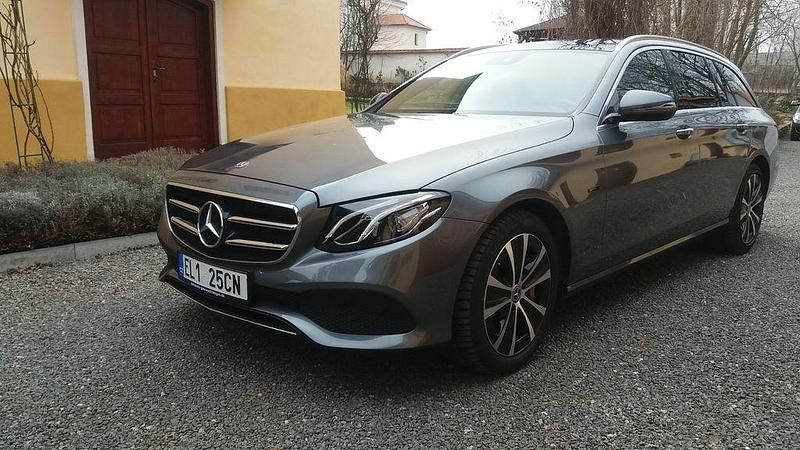 Gebraucht Mercedes E300 306 PS (225 kW) 2020 Grau Limousine