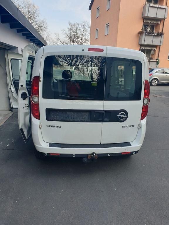 Gebraucht Opel Combo 95 PS (69 kW) 2016 Van / Kleinbus