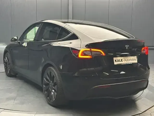 Gebraucht Tesla Model Y Performance 392 kW (534 PS) 2022 Schwarz metallic SUV