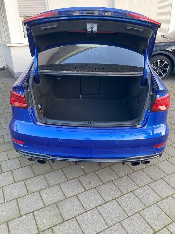 Second-hand Audi S3 Comfort 310 CP (228 kW) 2017 Albastru Berlinǎ