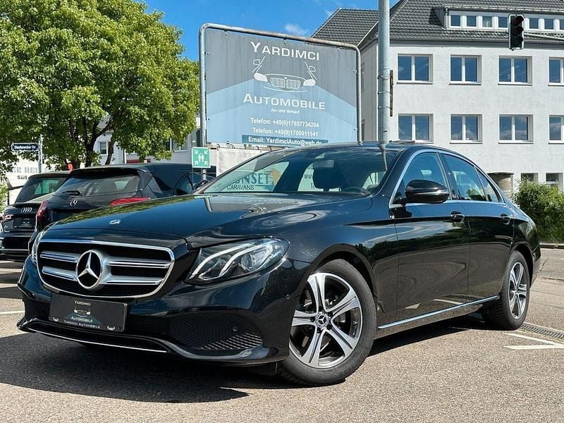 Schwarz Gebraucht 2019 Mercedes E220 Avantgarde Limousine | 26.990 € (Guter Preis) - Bild 1/4