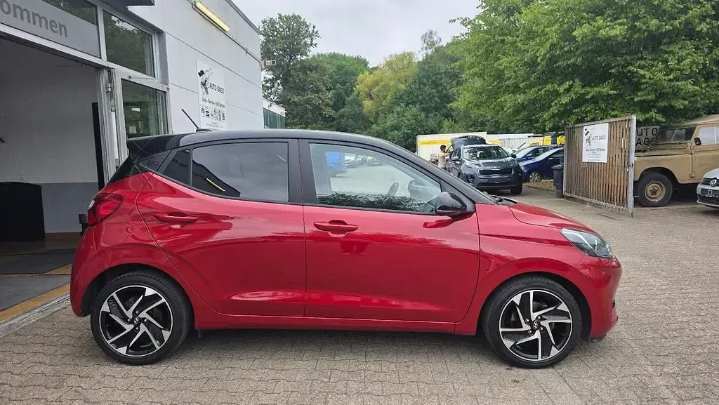 Gebraucht Hyundai i10 Style 84 PS (61 kW) 2020 Rot Kleinwagen