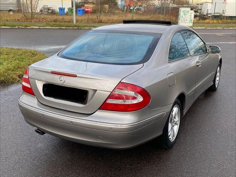 Gebraucht Mercedes CLK200 Avantgarde 163 PS (119 kW) 2004 Gold Coupé