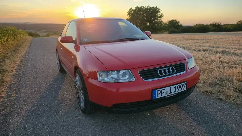 Gebraucht Audi A3 Sport 125 PS (91 kW) 2001 Rot Kleinwagen