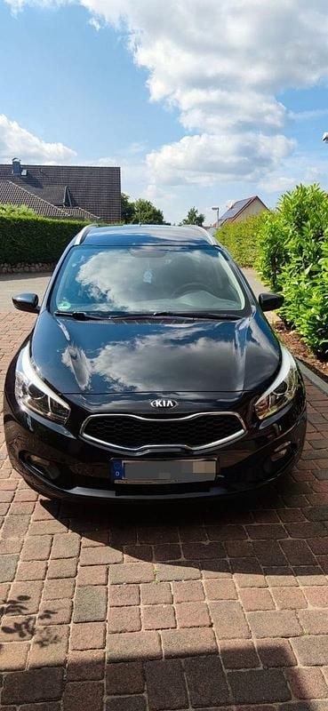 Schwarz Gebraucht 2014 Kia Ceed Vision Kombi | 5.450 € (Superpreis) - Bild 1/4
