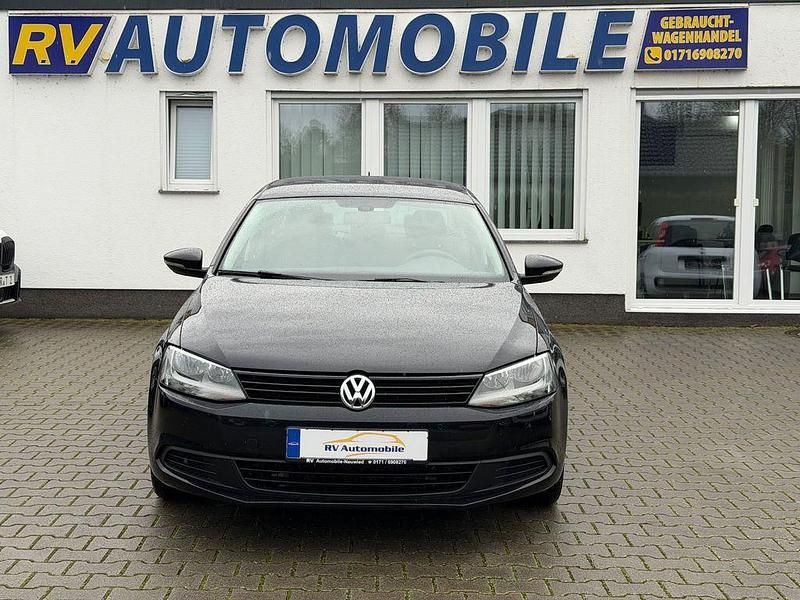 Schwarz Gebraucht 2011 VW Jetta Trendline Limousine | 7.990 € (Teuer) - Bild 1/4