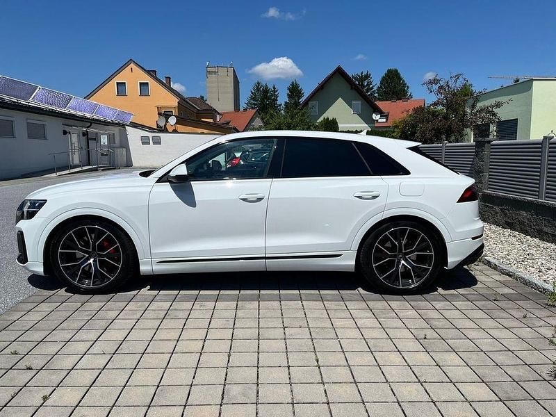 Gebraucht Audi Q8 Ambiente 394 PS (289 kW) 2024 Weiß SUV
