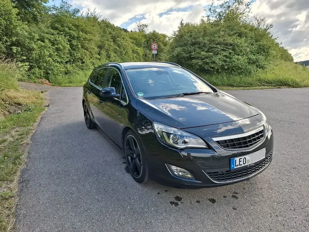 Gebraucht Opel Astra OPC 179 PS (131 kW) 2011 Schwarz Kombi