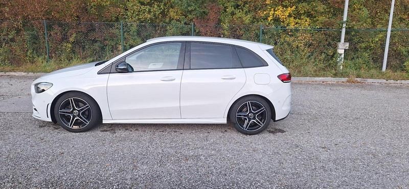 Weiß Gebraucht 2021 Mercedes B220 AMG line Van / Kleinbus | 24.000 € (Superpreis) - Bild 1/4