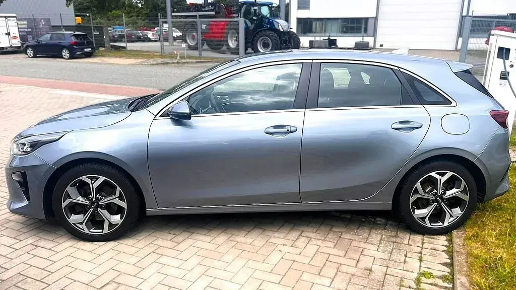 Gebraucht Kia Ceed 160 PS (117 kW) 2021 Silber Kleinwagen