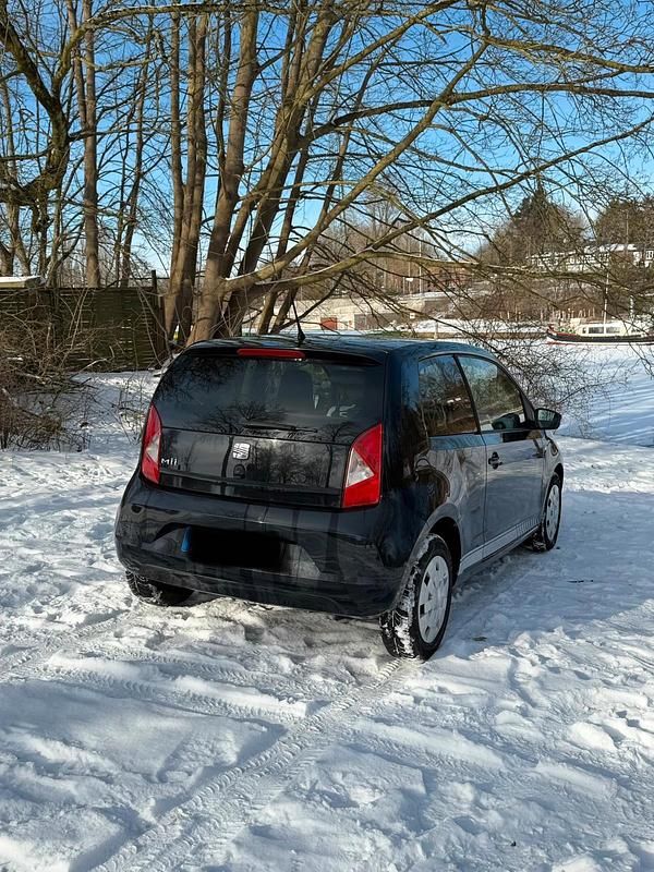 Gebraucht Seat Mii 60 PS (44 kW) 2013 Schwarz Kleinwagen