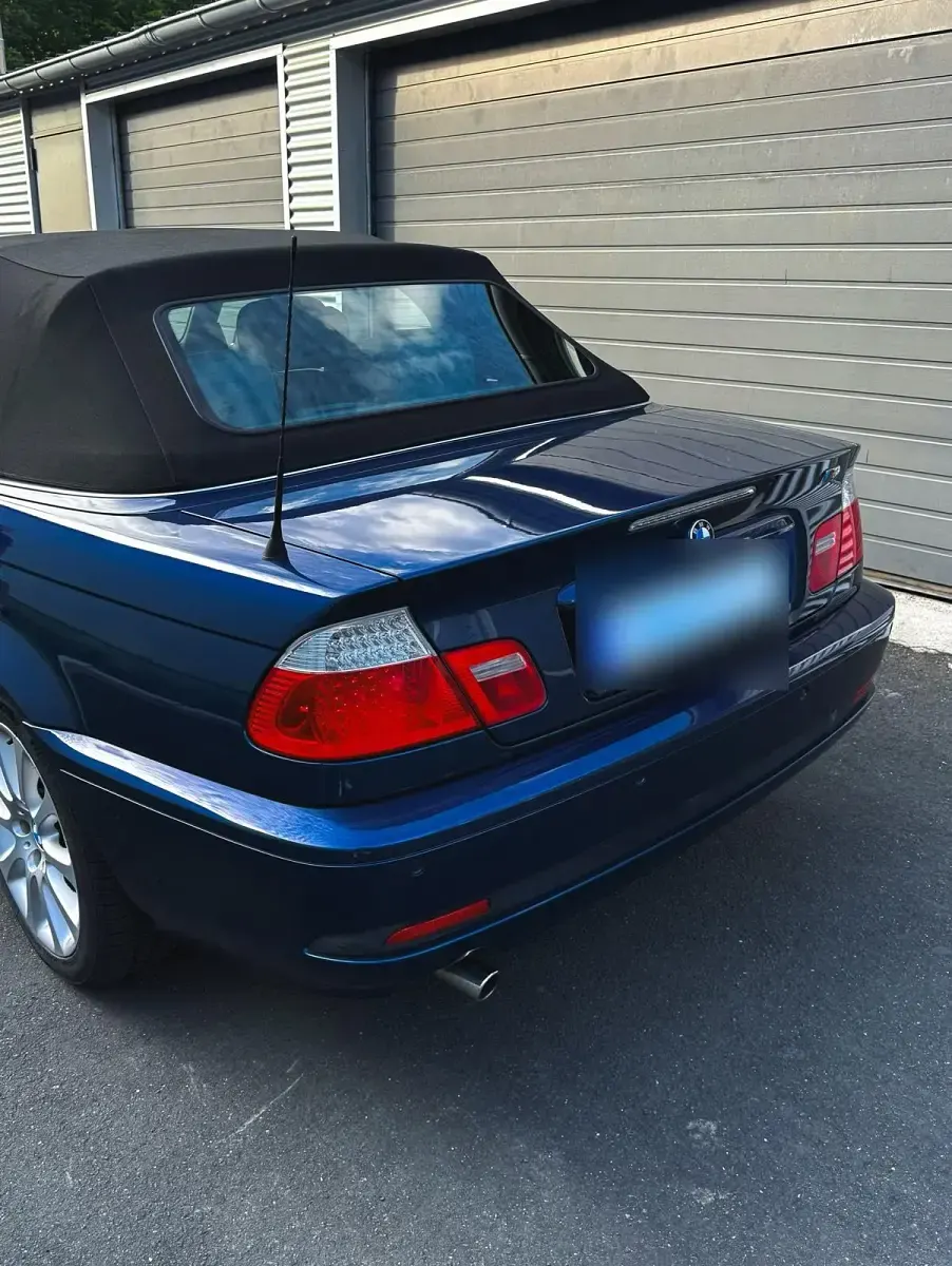 Gebraucht BMW 318 150 PS (110 kW) 2006 Blau Cabrio