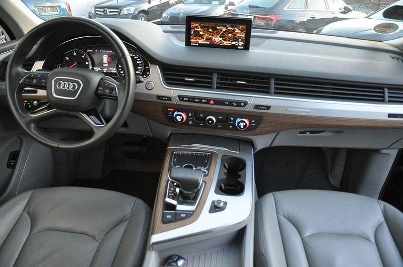 Second-hand Audi Q7 Performance 272 CP (200 kW) 2017 Negru SUV