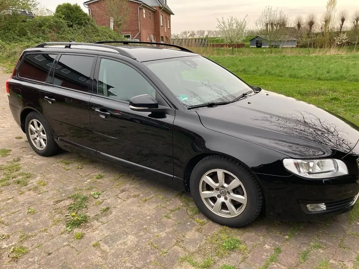 Gebraucht Volvo V70 Linje Svart 181 PS (133 kW) 2015 Schwarz Kombi