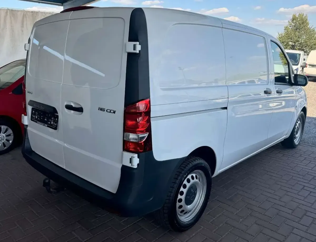 Gebraucht Mercedes Vito 163 PS (119 kW) 2019 Arktikweiss Van