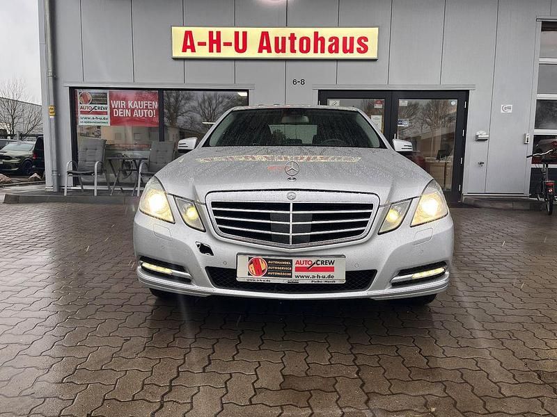 Gebraucht Mercedes E220 Elegance 170 PS (125 kW) 2012 Silber Limousine