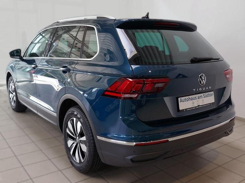Gebraucht VW Tiguan Move 150 PS (110 kW) 2024 Nightshade blue metallic (metallic) SUV