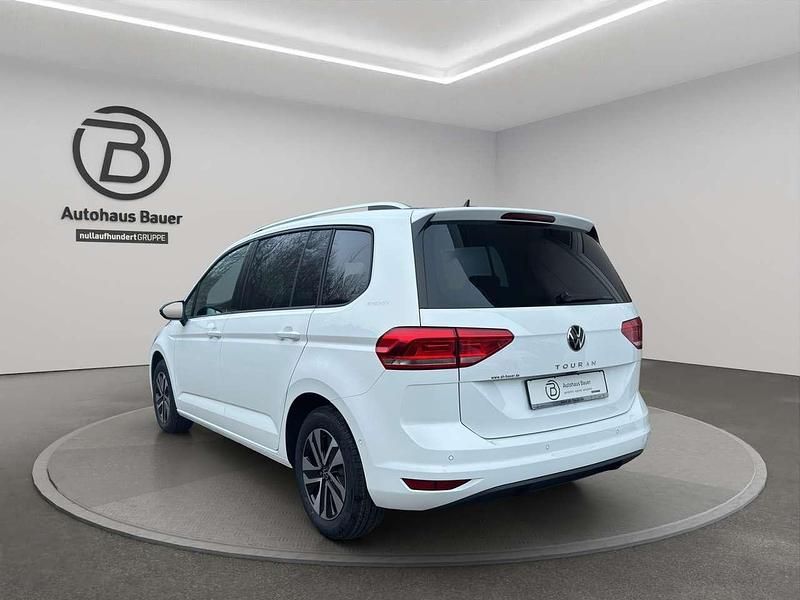 Neu VW Touran 150 PS (110 kW) 2025 Pure white Van / Kleinbus