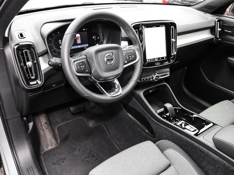 Gebraucht Volvo XC40 Plus 163 PS (119 kW) 2023 Grau SUV