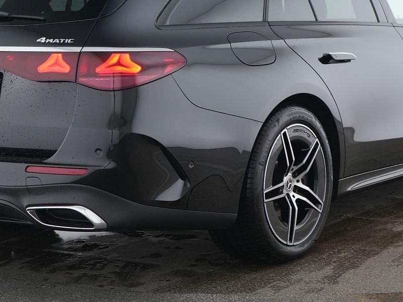 Gebraucht Mercedes E300 AMG 313 PS (230 kW) 2025 Schwarz Limousine