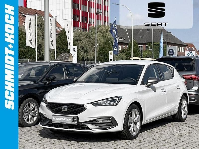 Weiß Gebraucht 2024 Seat Leon FR Limousine | 23.999 € (Superpreis) - Bild 1/4