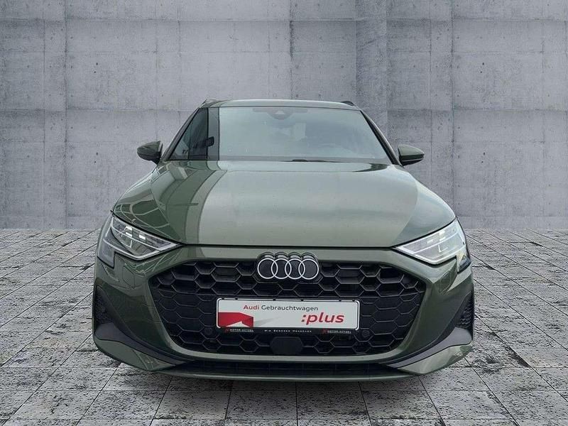 Gebraucht Audi A3 Performance 204 PS (150 kW) 2025 Distriktgrün metallic Limousine