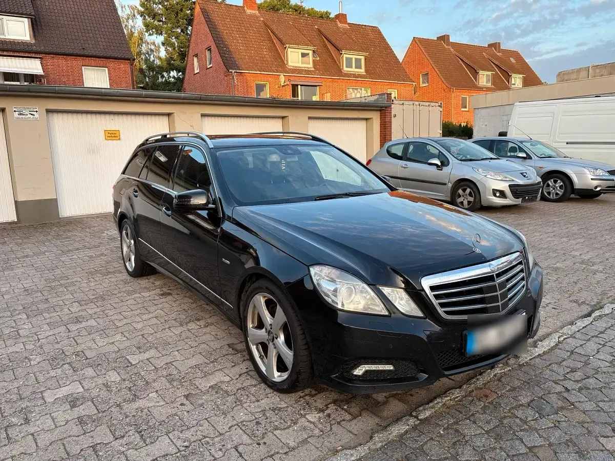 Gebraucht Mercedes E350 231 PS (169 kW) 2010 Schwarz Kombi