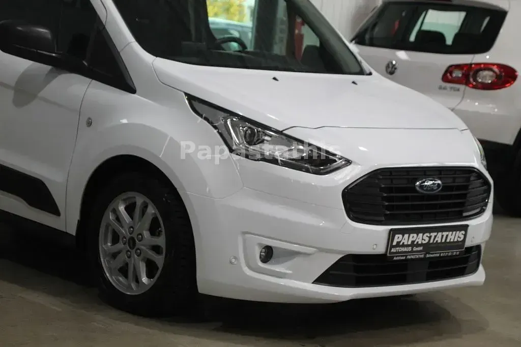 Gebraucht Ford Tourneo 101 PS (74 kW) 2021 Weiß Van / Kleinbus