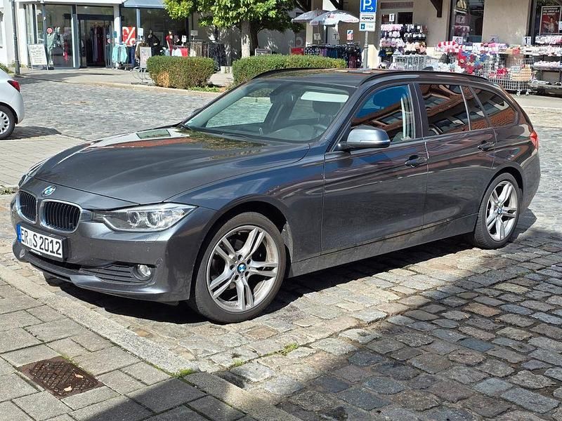 Gebraucht BMW 318 143 PS (105 kW) 2015 Grau Kombi