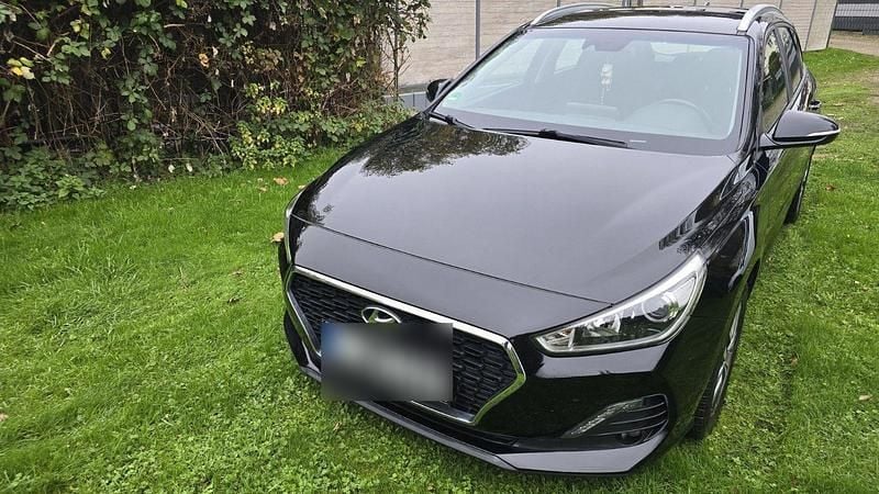 Schwarz Gebraucht 2019 Hyundai i30 Trend Kombi | 10.750 € (Guter Preis) - Bild 1/4