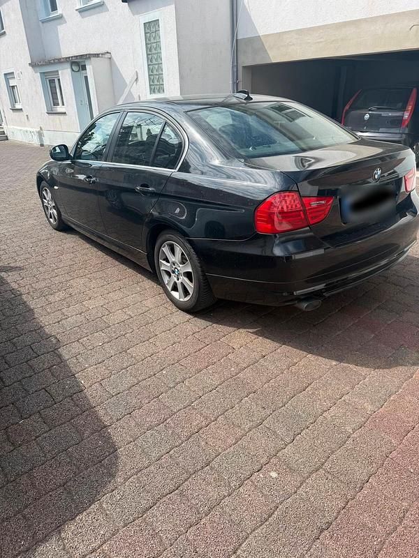 Second-hand BMW 320 2011 Negru Berlinǎ