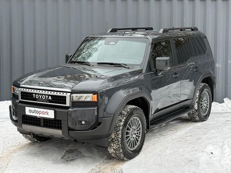 Grau Gebraucht 2024 Toyota Land Cruiser SUV | 72.900 € (Superpreis) - Bild 1/4