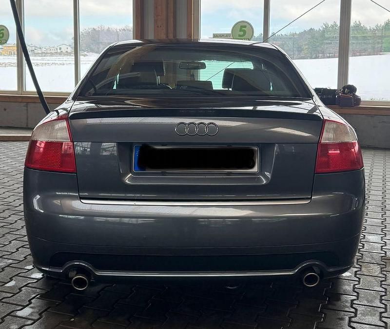 Gebraucht Audi A4 Design 220 PS (161 kW) 2003 Grau Limousine