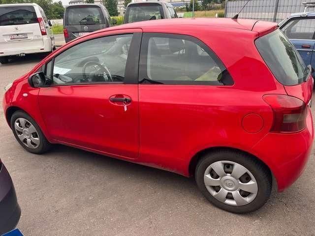 Gebraucht Toyota Yaris Cool 69 PS (50 kW) 2008 Rot Kleinwagen