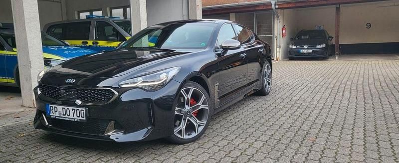 Gebraucht Kia Stinger GT 200 PS (147 kW) 2017 Schwarz Kleinwagen
