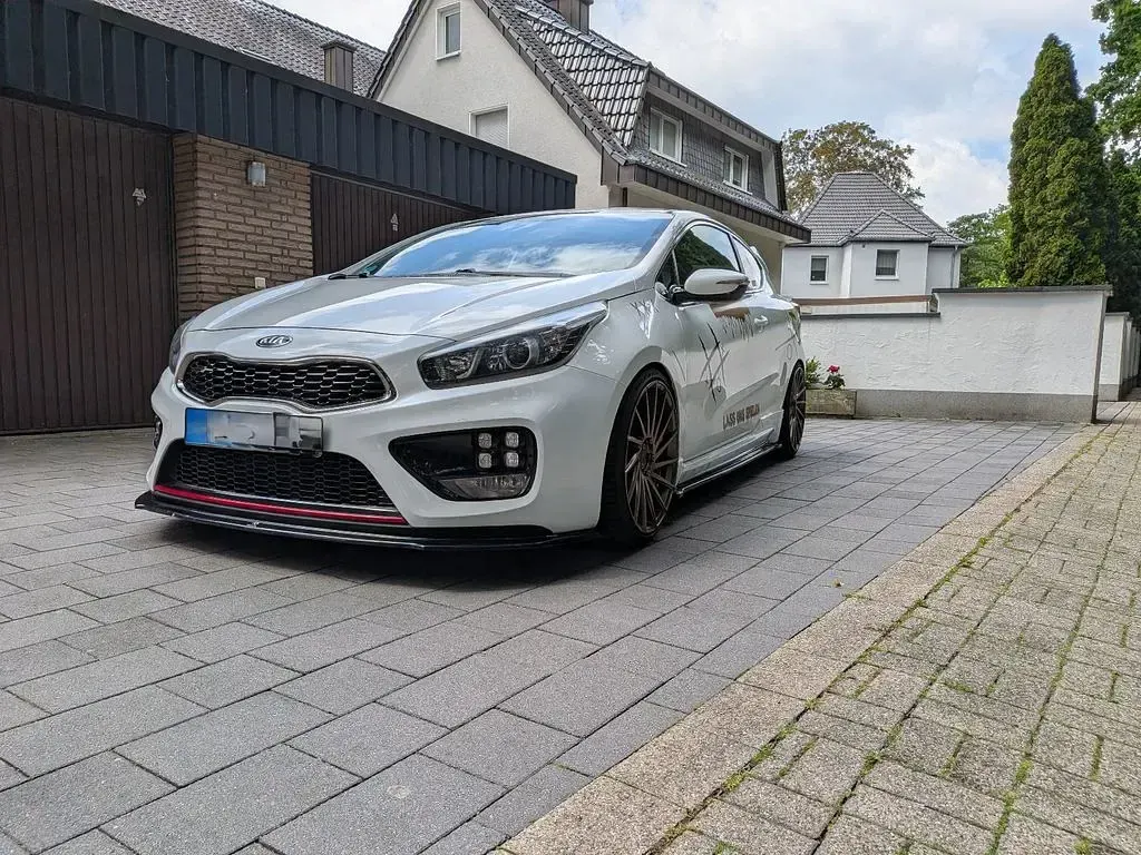 Gebraucht Kia ProCeed GT GT 204 PS (150 kW) 2014 Weiß Kleinwagen