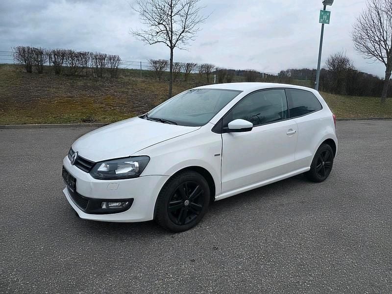 Gebraucht VW Polo Life 90 PS (66 kW) 2013 Weiß Kleinwagen