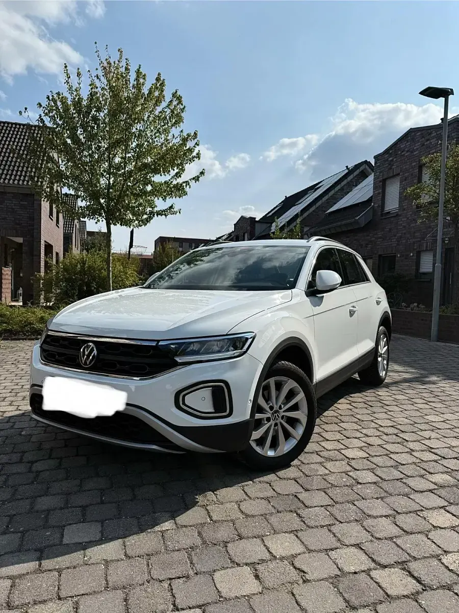 Gebraucht VW T-Roc Life 110 PS (80 kW) 2023 Weiß SUV