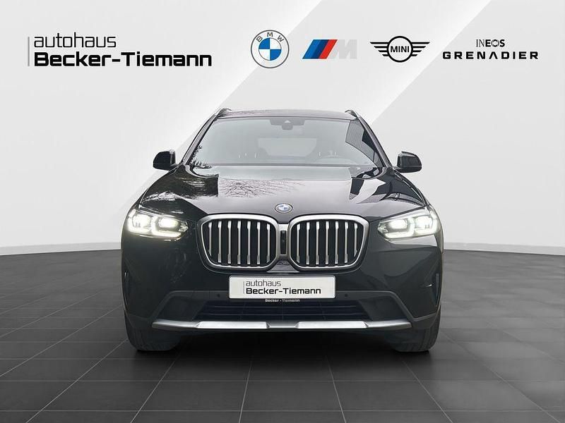 Gebraucht BMW X3 Sport Line 184 PS (135 kW) 2023 Schwarz ii SUV