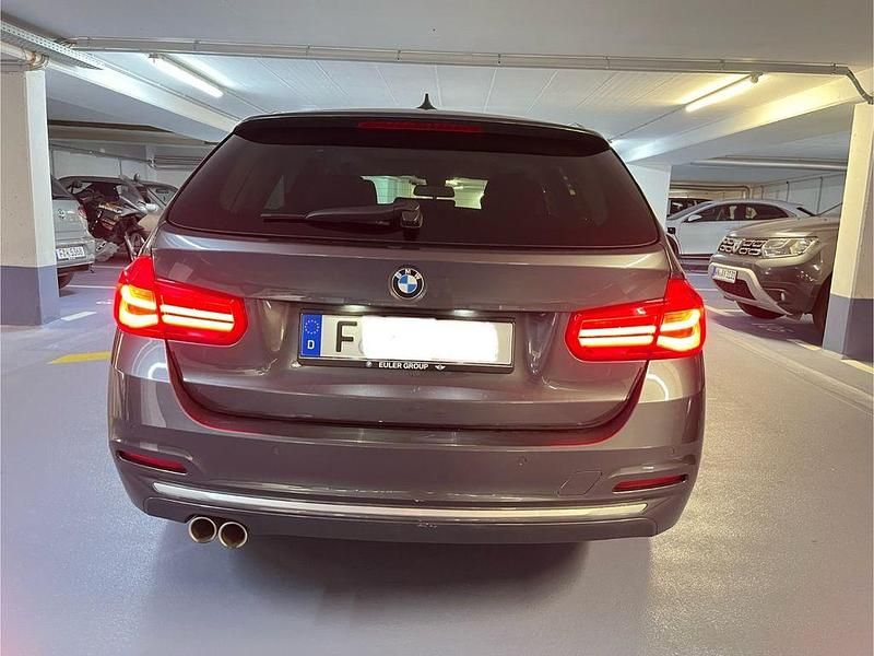 Gebraucht BMW 320 Luxury Line 190 PS (139 kW) 2018 Grau Kombi