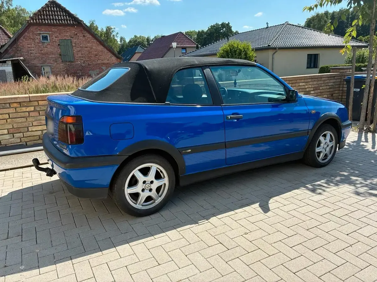 Gebraucht VW Golf Cabriolet 110 PS (80 kW) 1997 Blau Cabrio