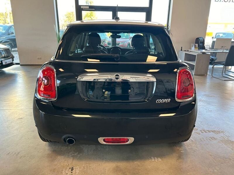 Gebraucht Mini Cooper 136 PS (100 kW) 2015 Schwarz Kleinwagen