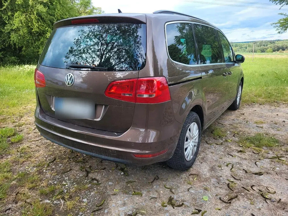 Gebraucht VW Sharan Comfortline 140 PS (102 kW) 2012 Braun Van / Kleinbus